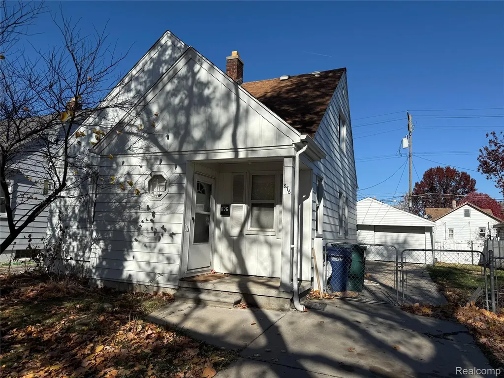 876 Garfield Avenue Lincoln Park City MI 48146
