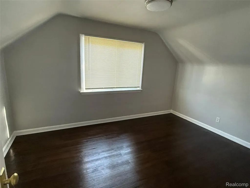 876 Garfield Avenue Lincoln Park City MI 48146