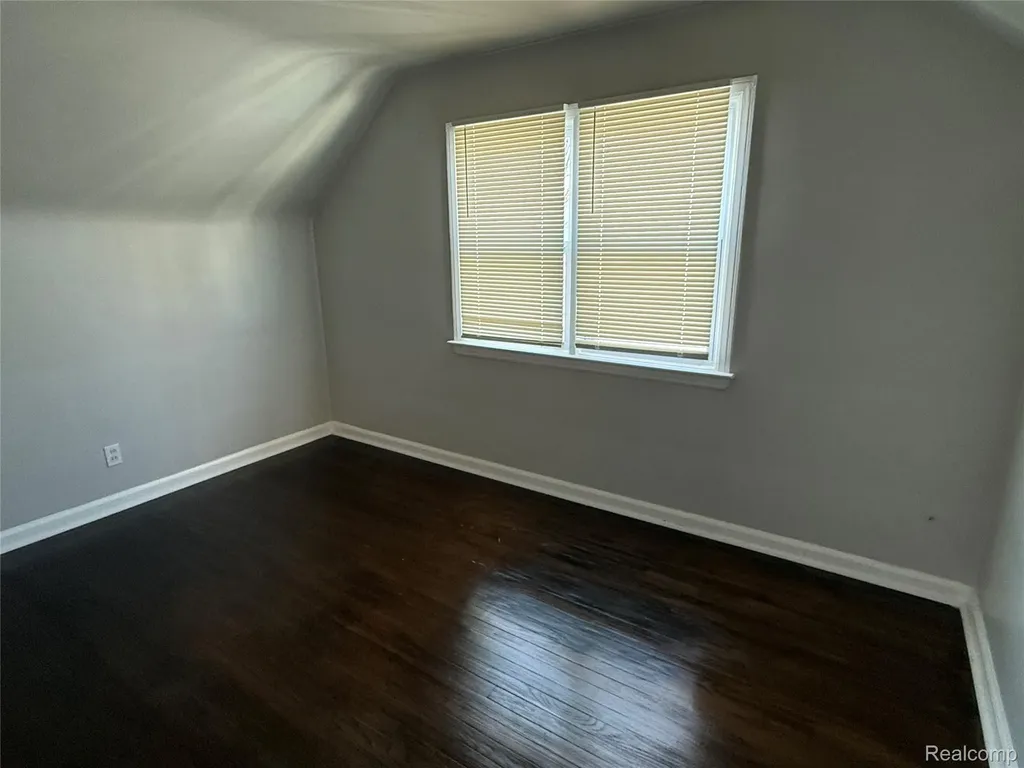 876 Garfield Avenue Lincoln Park City MI 48146