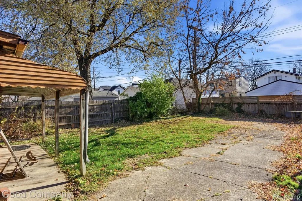 1308 E Lincoln Street Birmingham City MI 48009