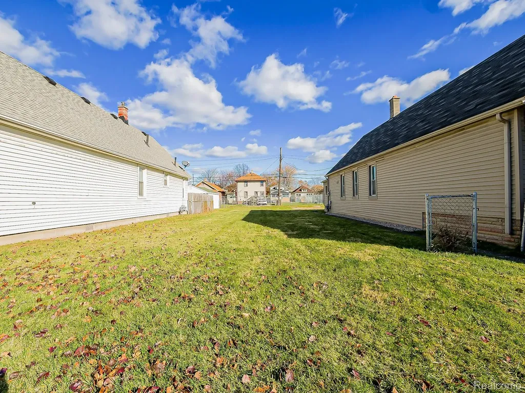 75 E Henry Street River Rouge City MI 48218