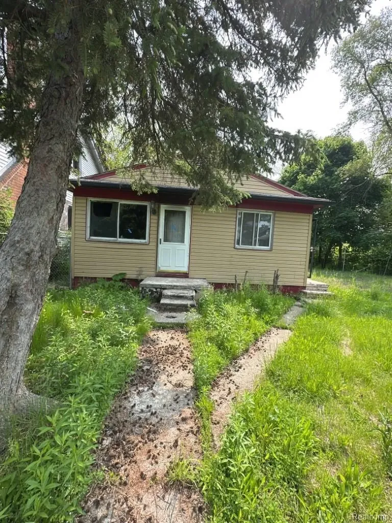 19326 Andover Street Highland Park City MI 48203