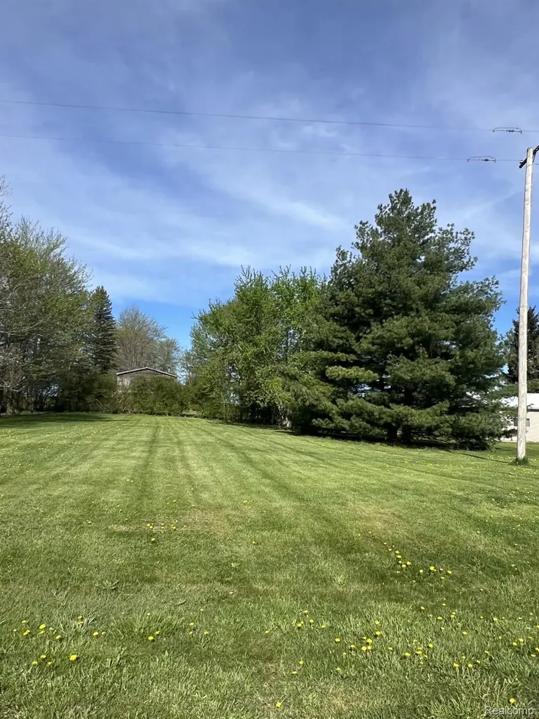6241 Barnes Road Brown City City MI 48416