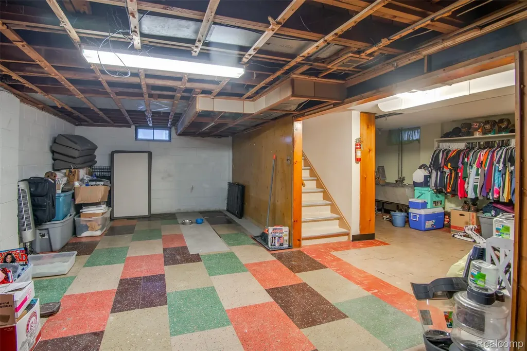 21858 Pleasant Avenue Eastpointe City MI 48021