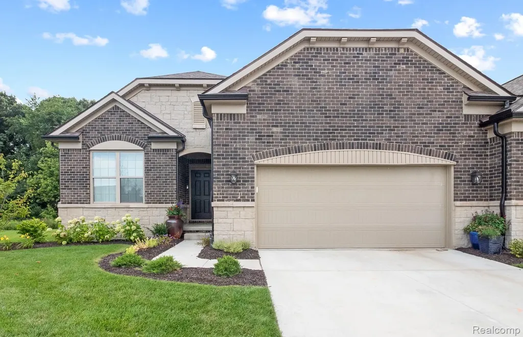 859 Kelpie Drive Pittsfield Charter Township MI 48108