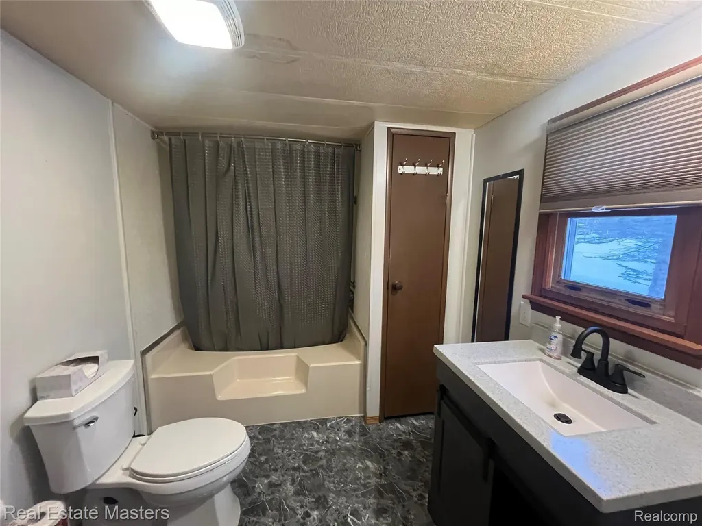 5117 Ravenswood Road Kimball Township MI 48074