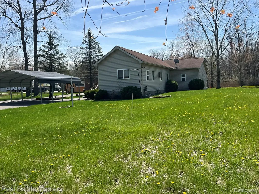 5117 Ravenswood Road Kimball Township MI 48074