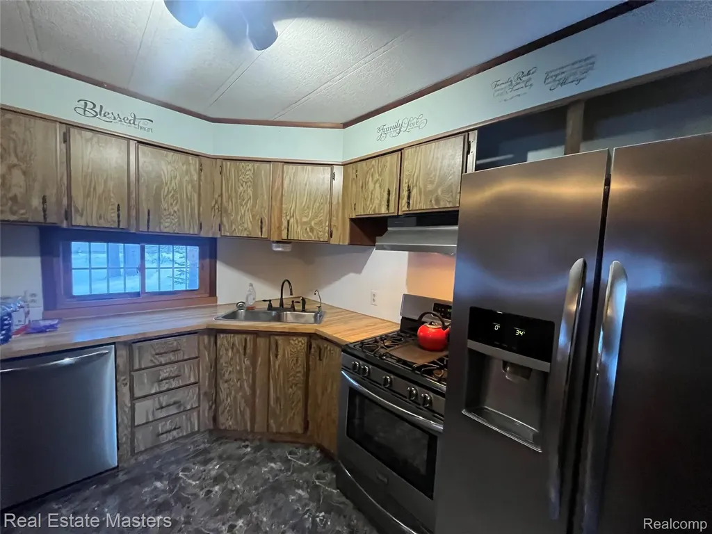 5117 Ravenswood Road Kimball Township MI 48074