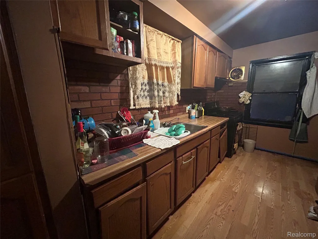 18415 Edinborough Road Detroit City MI 48219