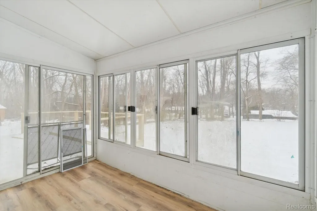 10031 Carmer Road Fenton City MI 48430
