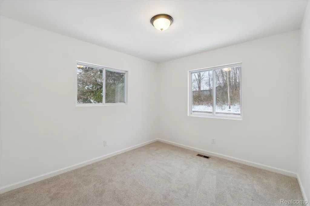 10031 Carmer Road Fenton City MI 48430