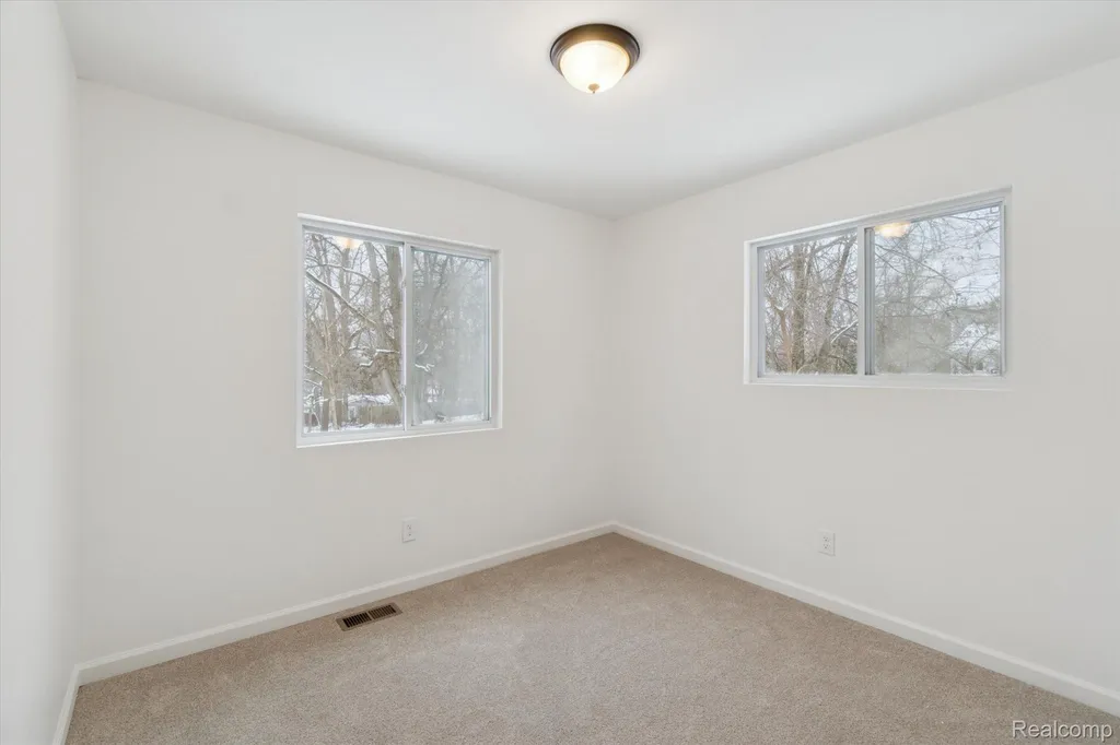 10031 Carmer Road Fenton City MI 48430