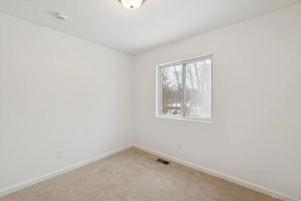 10031 Carmer Road Fenton City MI 48430
