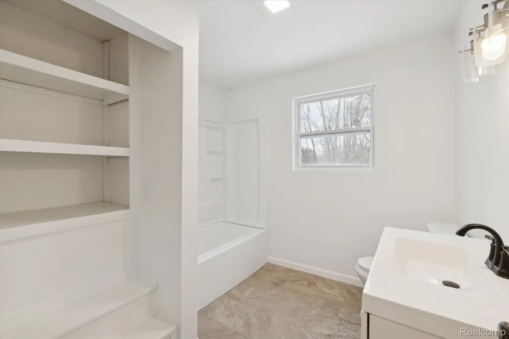 10031 Carmer Road Fenton City MI 48430
