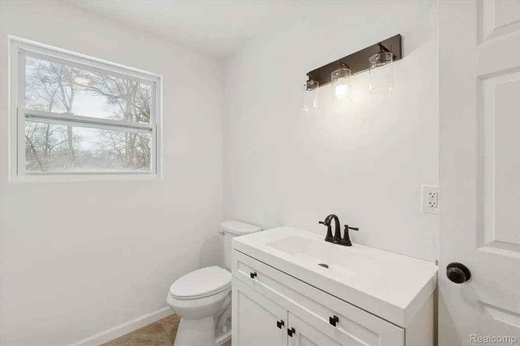10031 Carmer Road Fenton City MI 48430