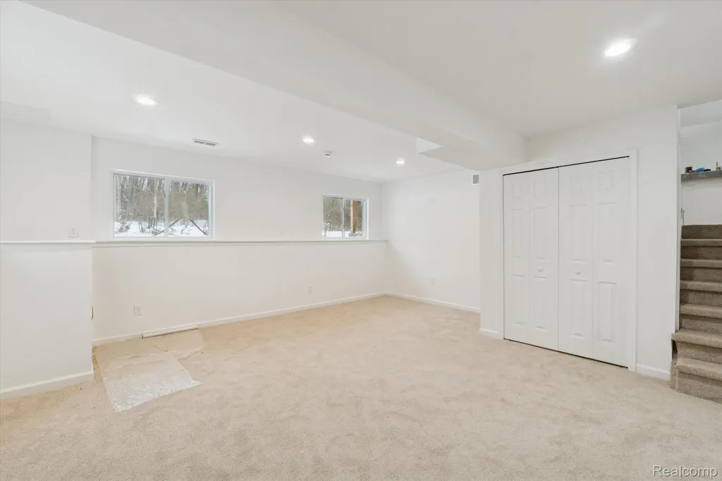 10031 Carmer Road Fenton City MI 48430