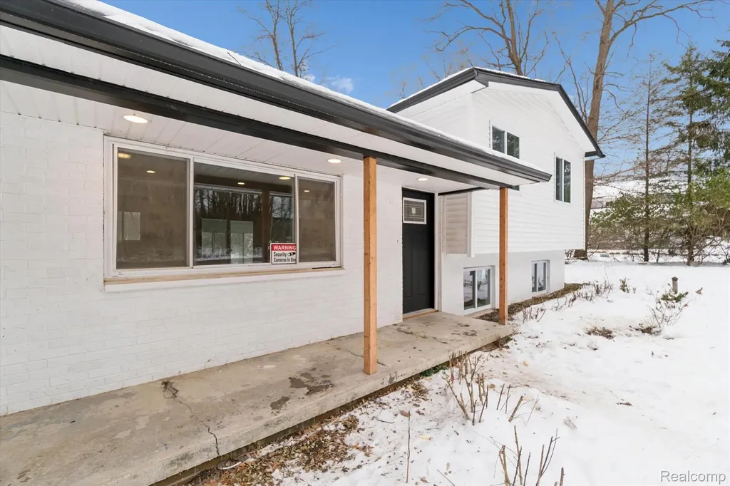 10031 Carmer Road Fenton City MI 48430