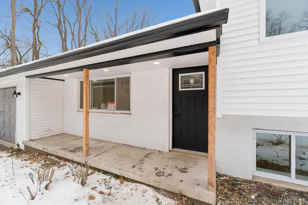 10031 Carmer Road Fenton City MI 48430