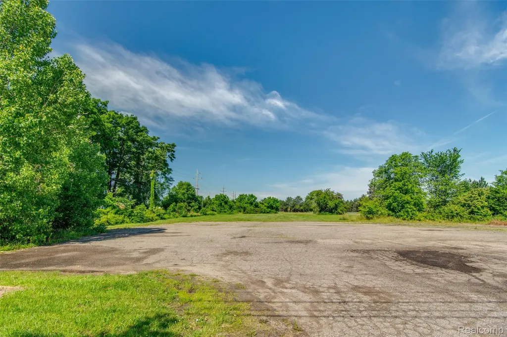 45109 I-94 South Service Drive Van Buren Charter Township MI 48111