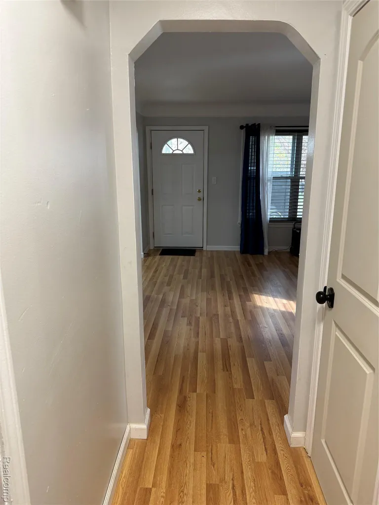 6737 Warwick Street Detroit City MI 48228