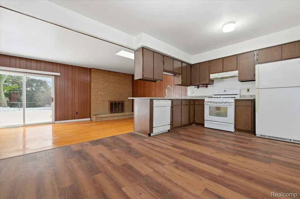 2938 Fox Hill Drive Sterling Heights City MI 48310