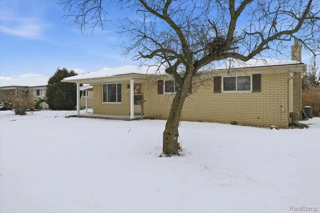 2938 Fox Hill Drive Sterling Heights City MI 48310