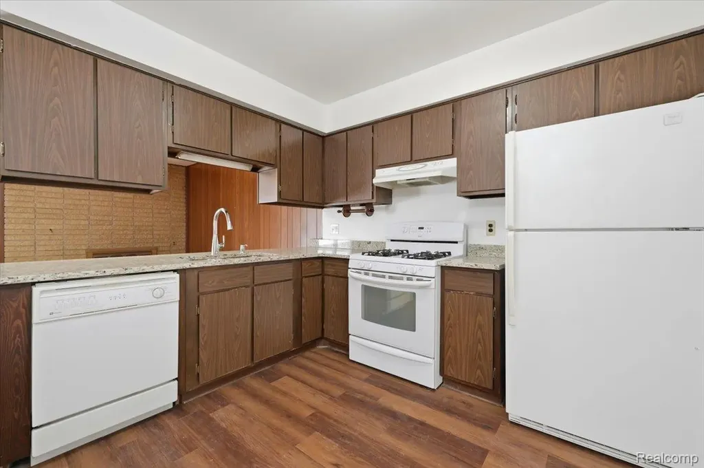 2938 Fox Hill Drive Sterling Heights City MI 48310