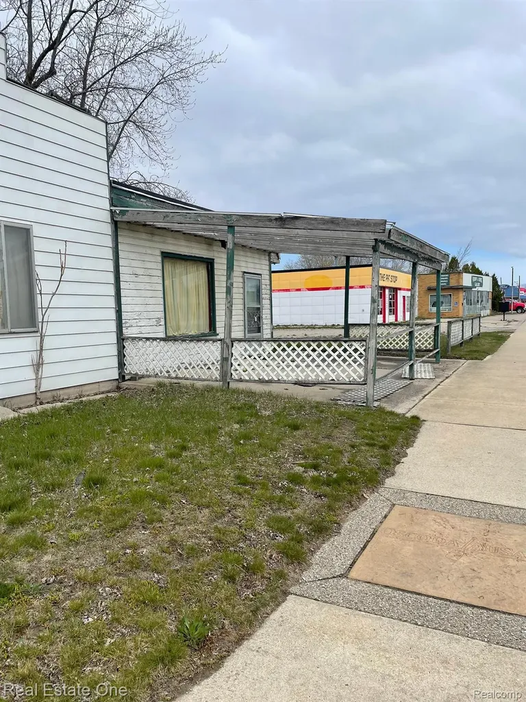 421 N State Street Oscoda Charter Township MI 48750