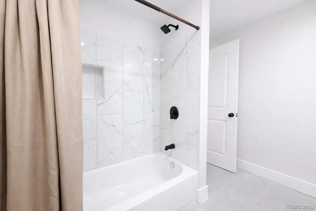 14851 Williamsburg Drive Riverview City MI 48193