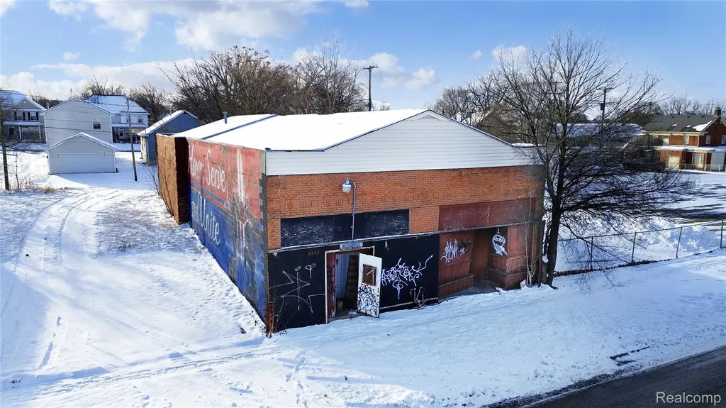 1545 M L King Avenue Flint City MI 48503