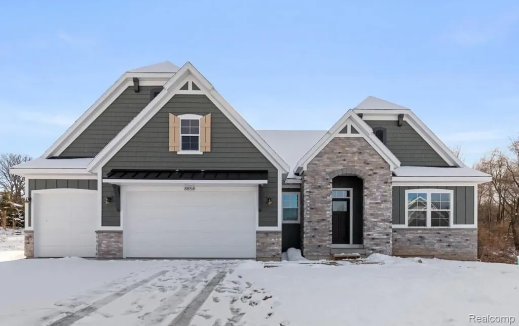 8858 Lapham Drive NE Algoma Township MI 49341