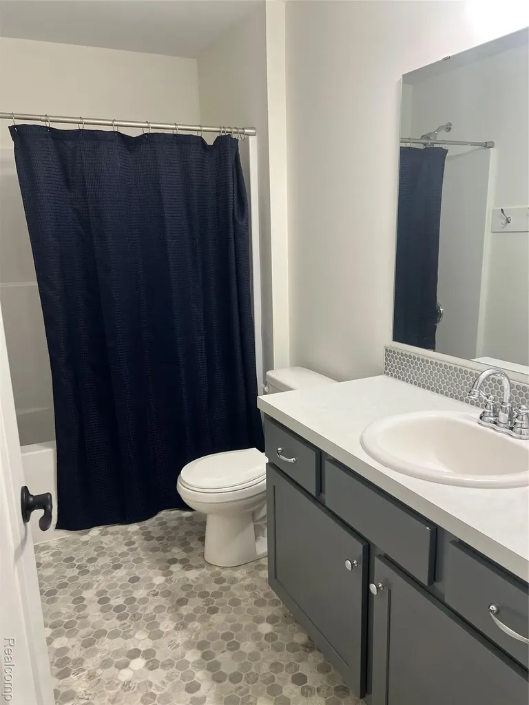 8858 Lapham Drive NE Algoma Township MI 49341