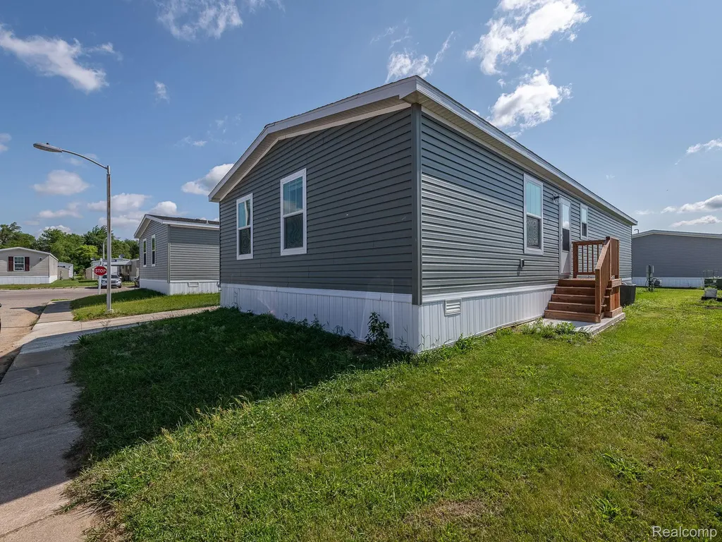 501 Washington Sumpter Township MI 48111