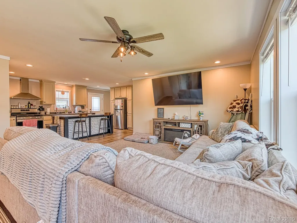 501 Washington Sumpter Township MI 48111