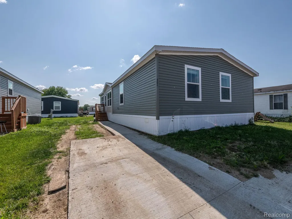 501 Washington Sumpter Township MI 48111