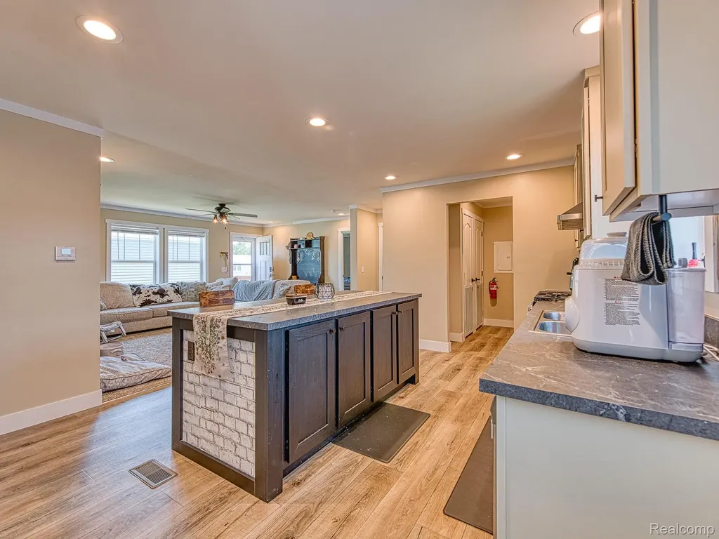 501 Washington Sumpter Township MI 48111