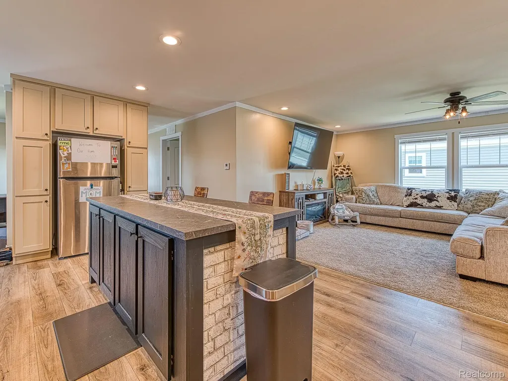 501 Washington Sumpter Township MI 48111