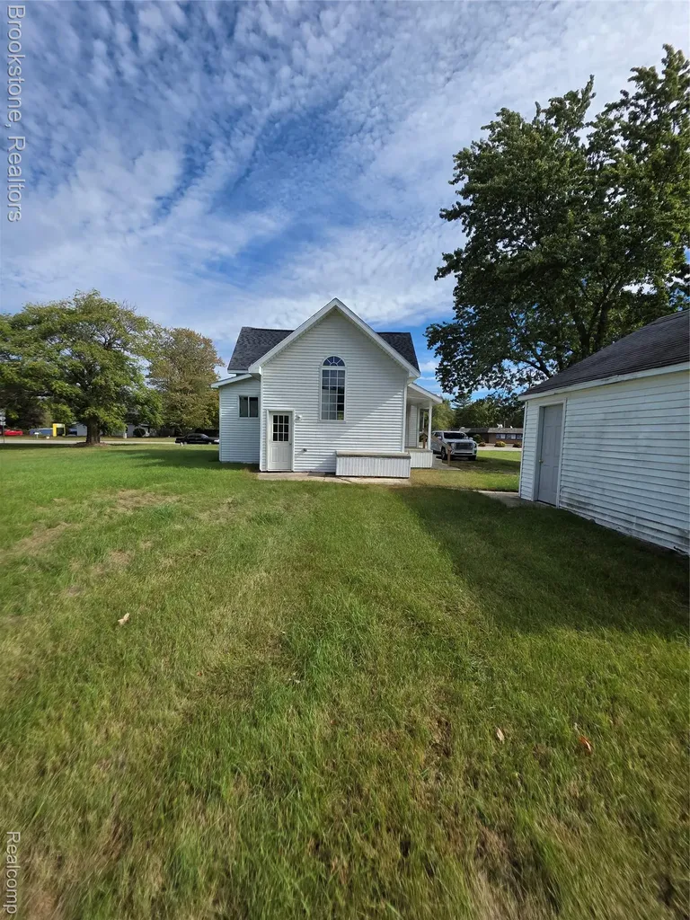 13021 N Saginaw Road Vienna Charter Township MI 48420