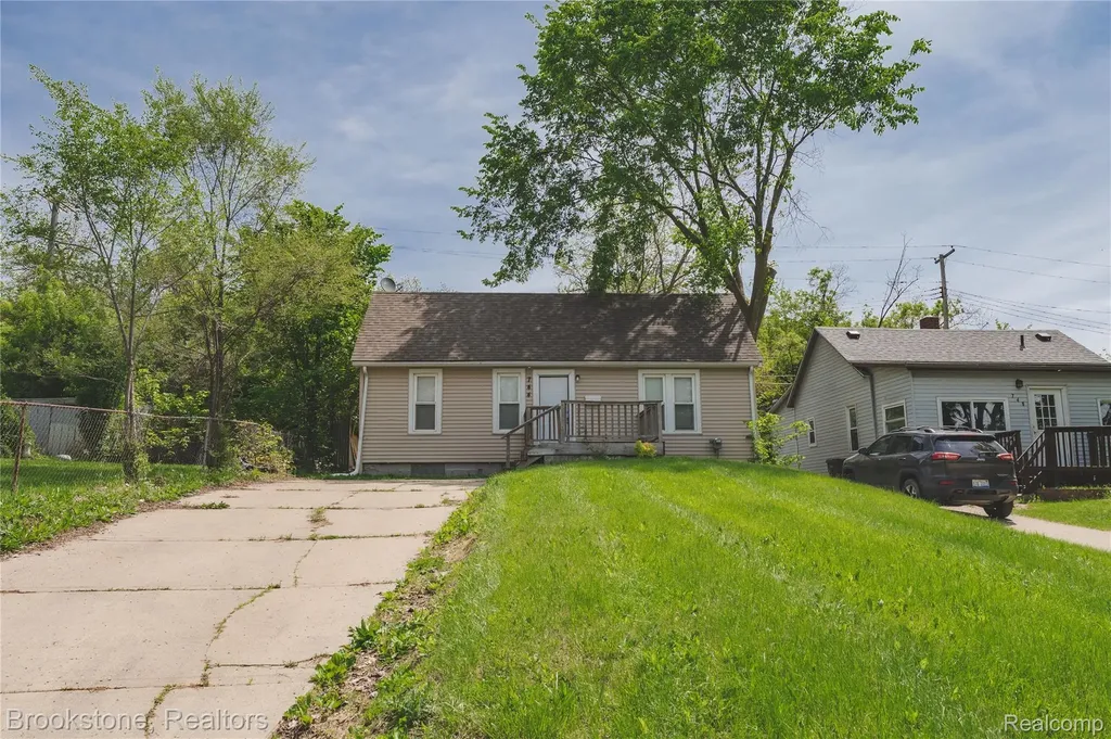 744 Saint Clair Street Pontiac City MI 48340