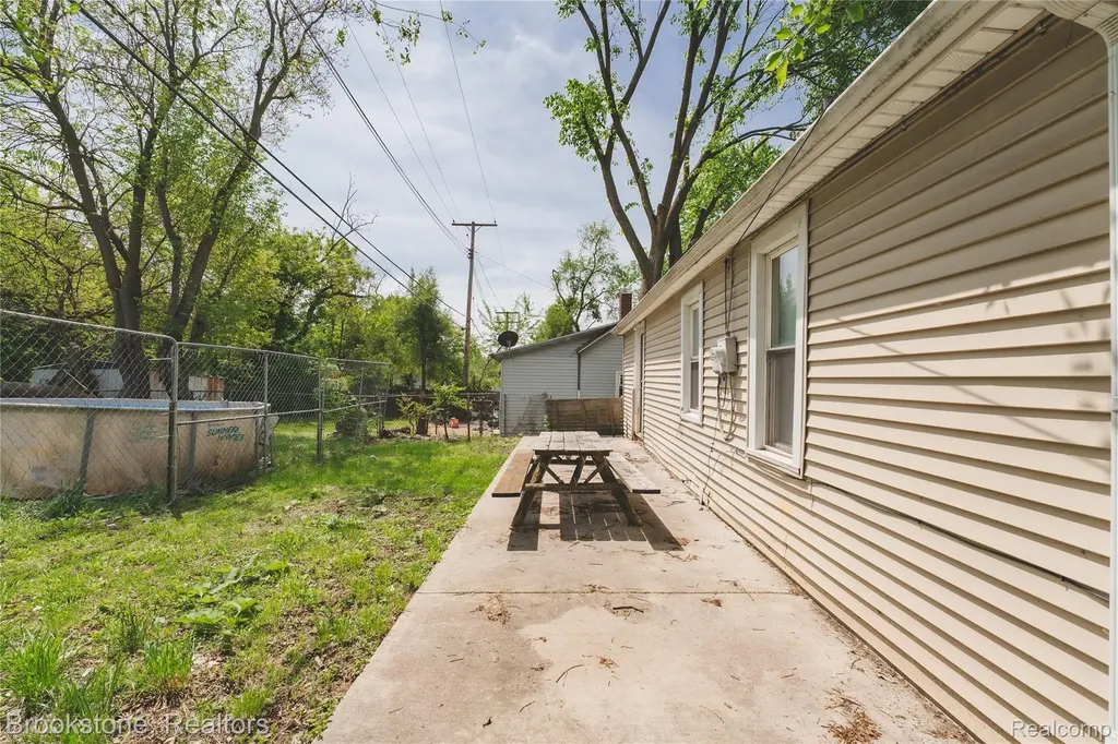 744 Saint Clair Street Pontiac City MI 48340