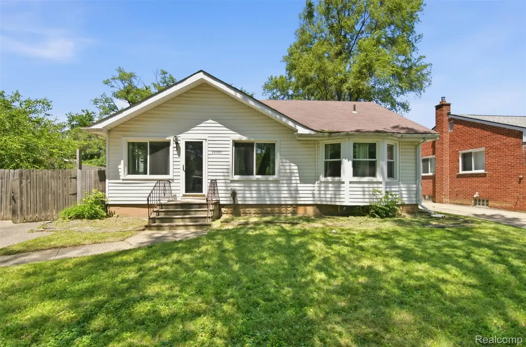 28640 Oakwood Street Inkster City MI 48141