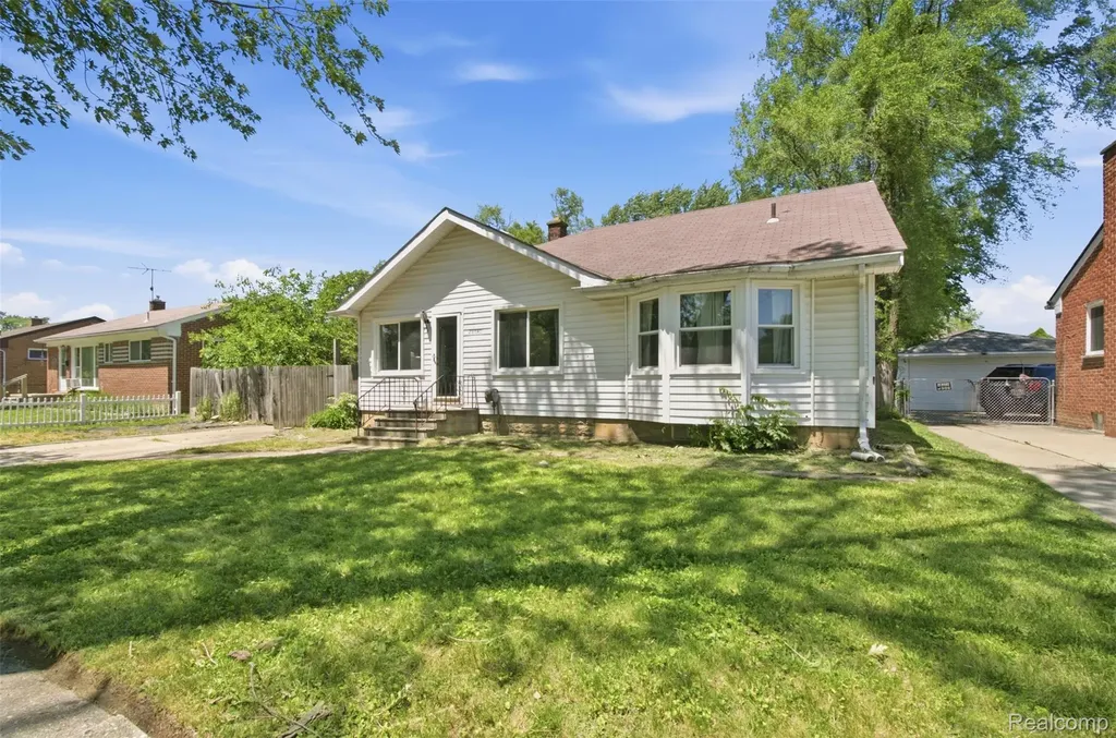 28640 Oakwood Street Inkster City MI 48141