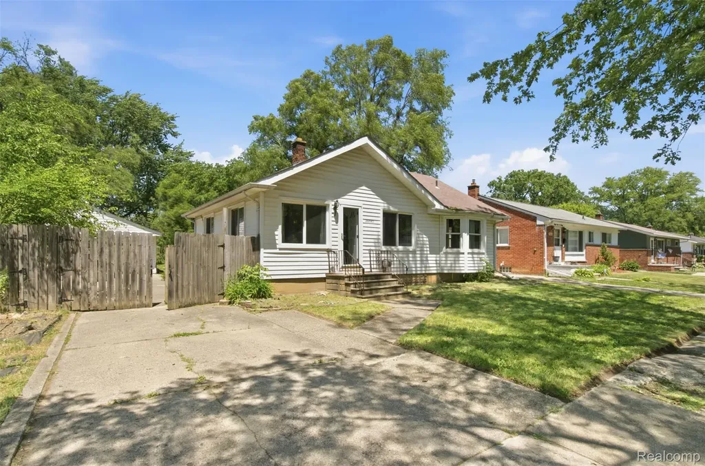 28640 Oakwood Street Inkster City MI 48141