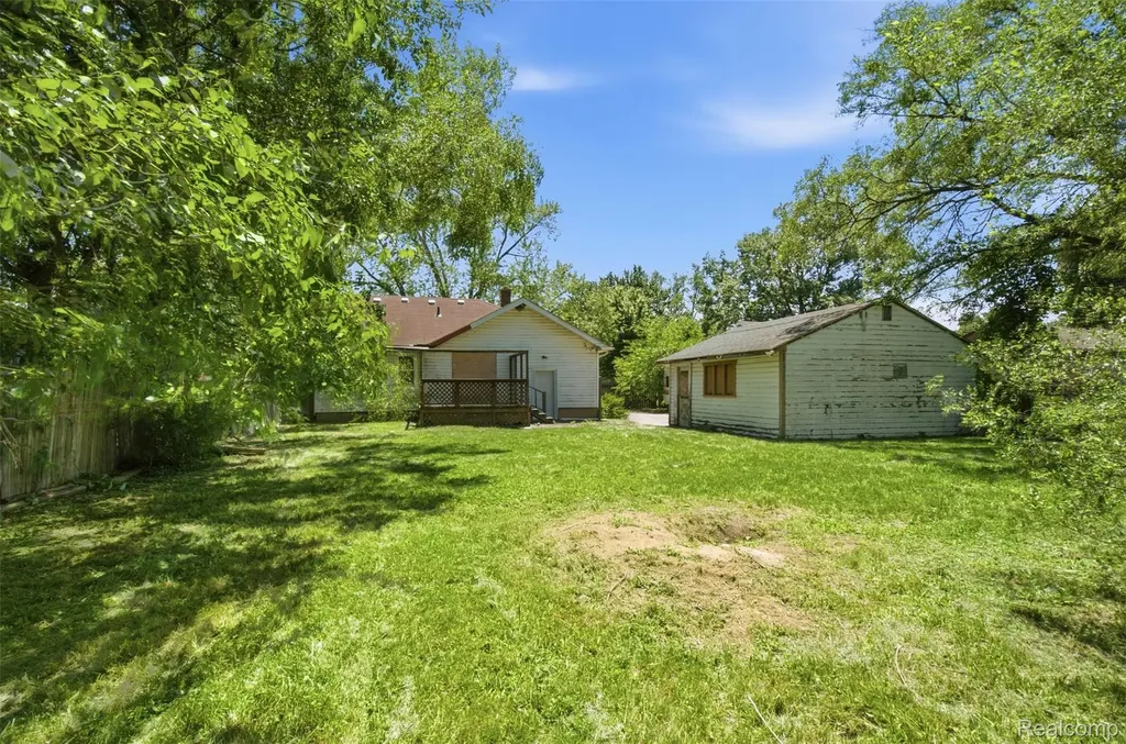 28640 Oakwood Street Inkster City MI 48141