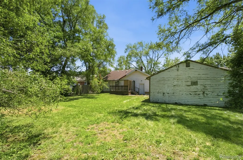 28640 Oakwood Street Inkster City MI 48141