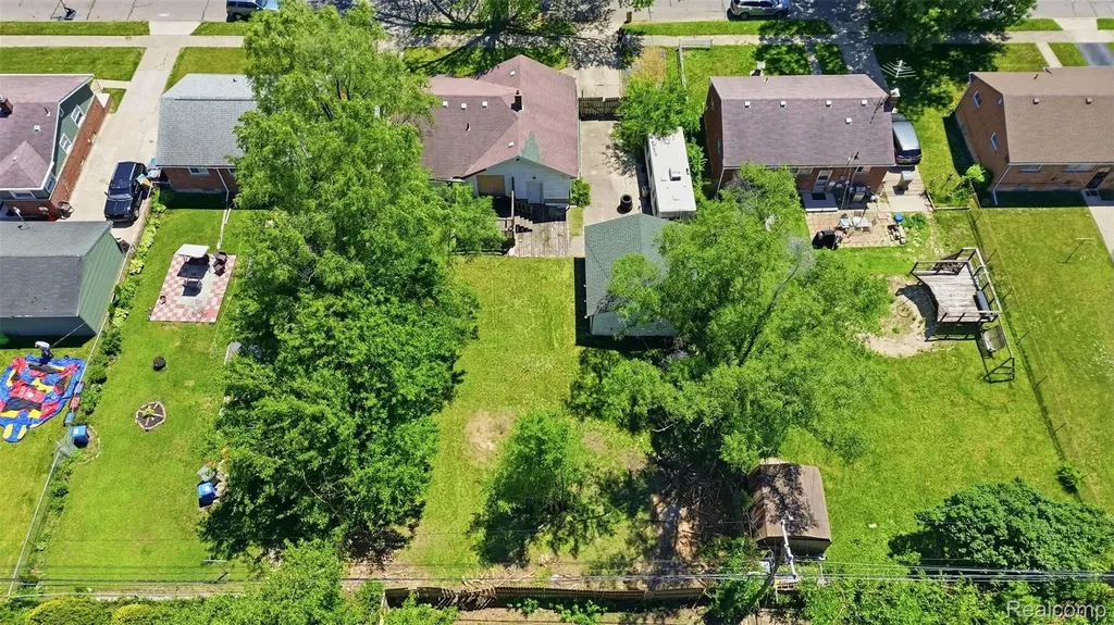 28640 Oakwood Street Inkster City MI 48141