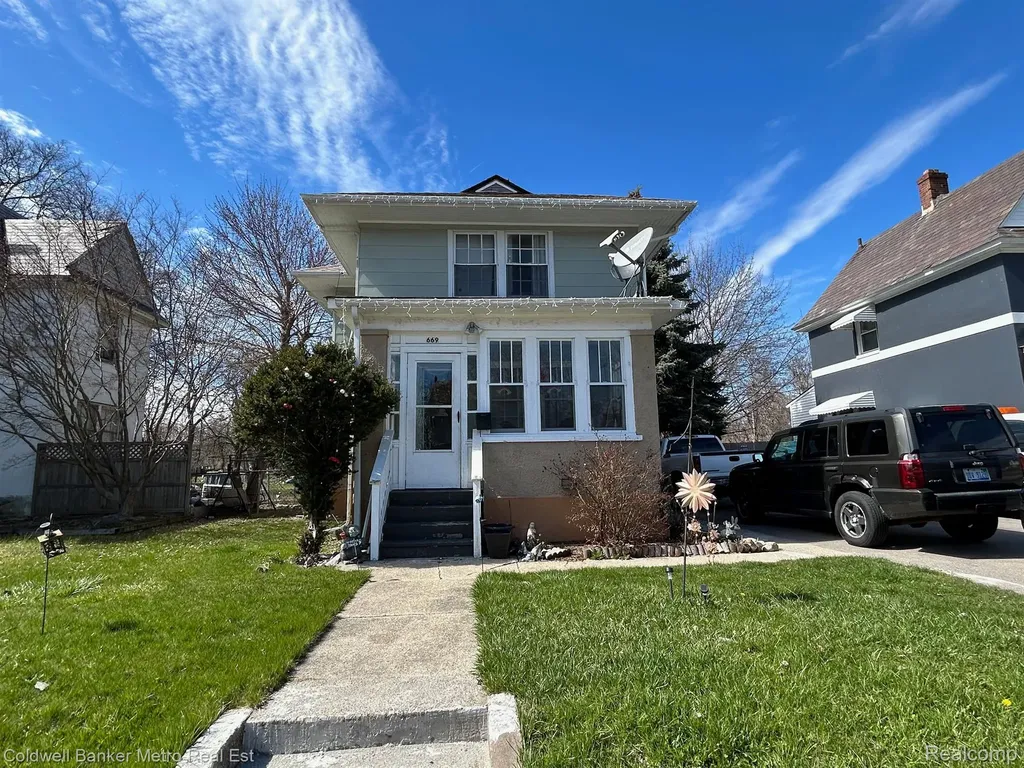 669 N Perry Street Pontiac City MI 48342