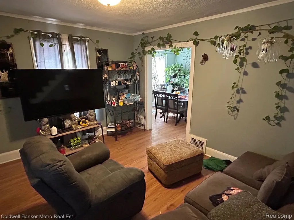 669 N Perry Street Pontiac City MI 48342