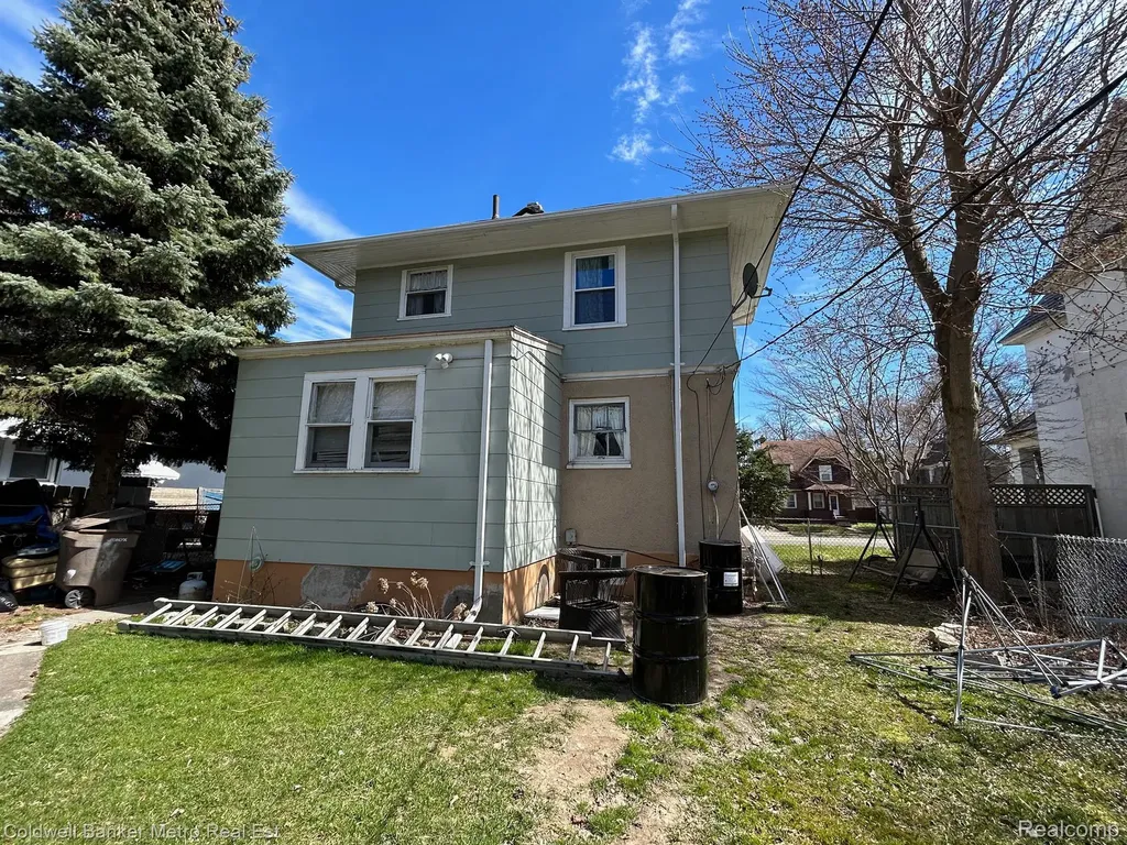 669 N Perry Street Pontiac City MI 48342