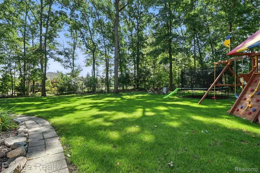 9446 Fair Oaks Drive Goodrich Village MI 48438